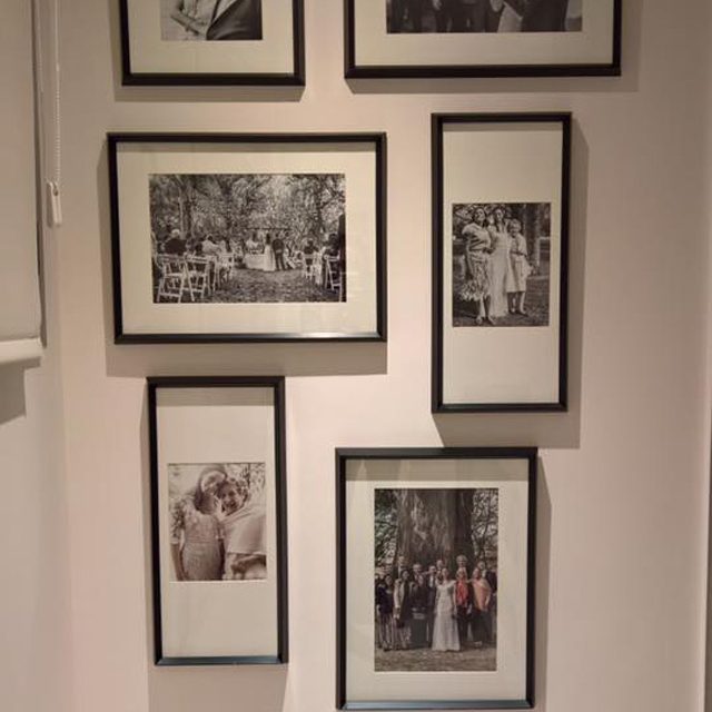 Pared fotos blanco y negro familiares